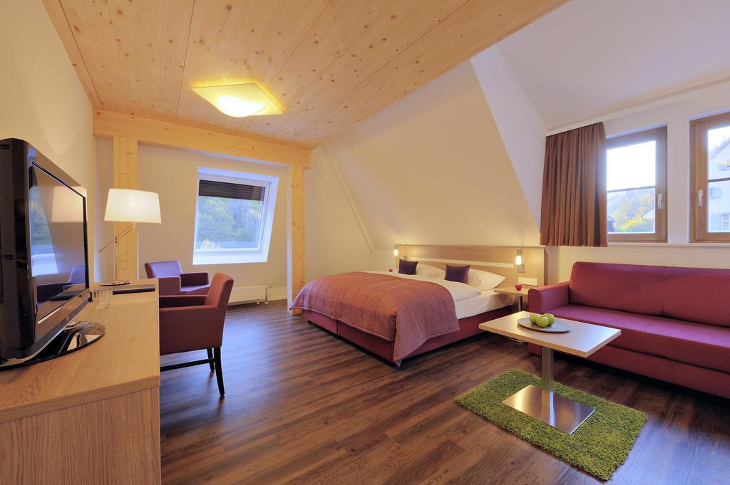 Hotel Hofgut Sternen - Wohnen In Kunst Und Kultur 布莱特瑙 外观 照片
