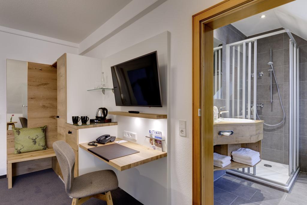Hotel Hofgut Sternen - Wohnen In Kunst Und Kultur 布莱特瑙 外观 照片